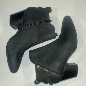 Steve Madden Julius Black Leather Ankle Booties